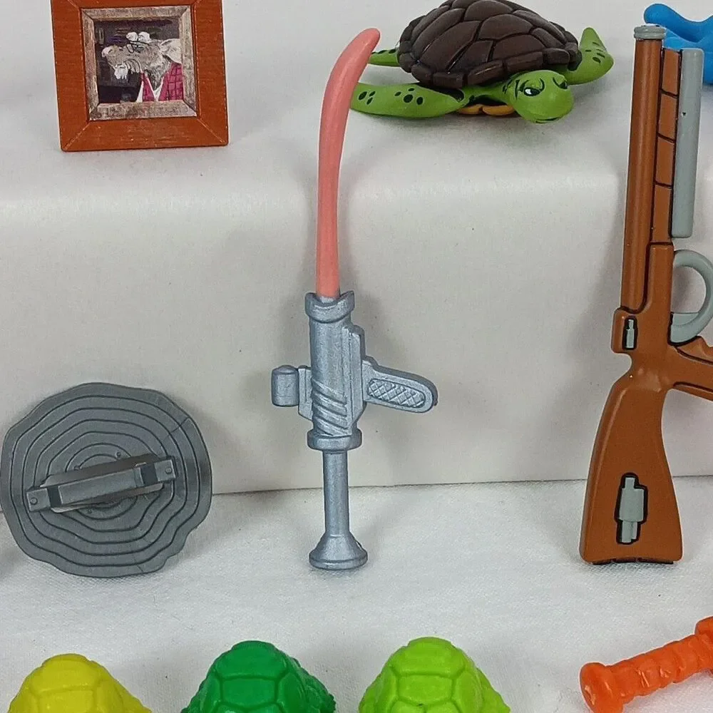 Teenage Mutant Ninja Turtles Weapons Tongue Gun Bat Mini Turtles Harpoon Bat